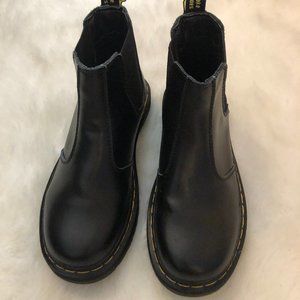 Black Chelsea Boots (unworn)-38